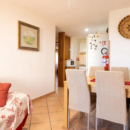 Laide Mediterranea Con A Piedi Garage E Aria Cond * 카스텔사르도